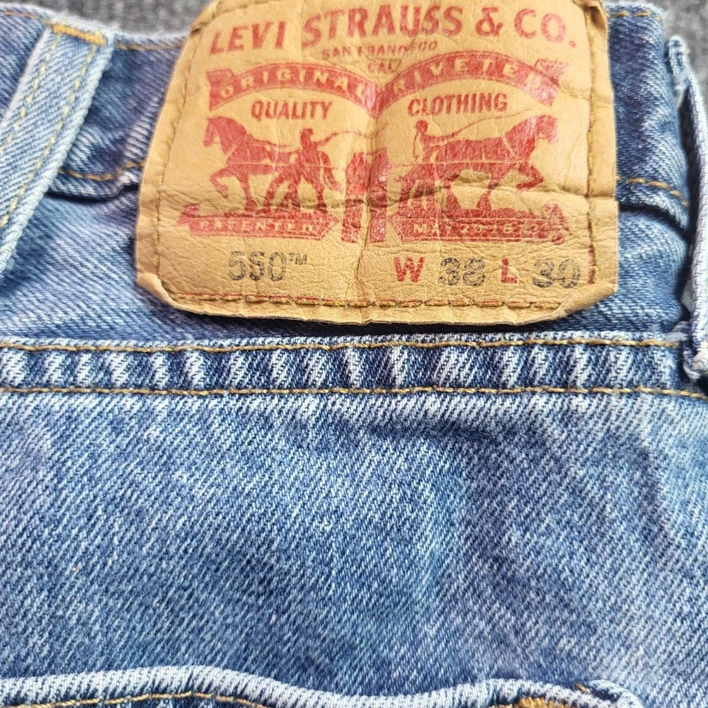 Levi Strauss 550 Relaxed Fit Jeans Mens 38x30 Blue Denim Distressed